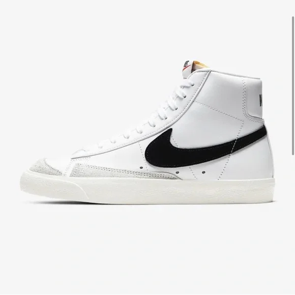Nike Women’s Blazer Mid 77 - Picture 2 of 8